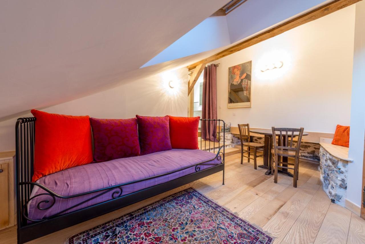 Au Cheval Blanc - Appartements Et Chambres D'Hotes Albertville Buitenkant foto