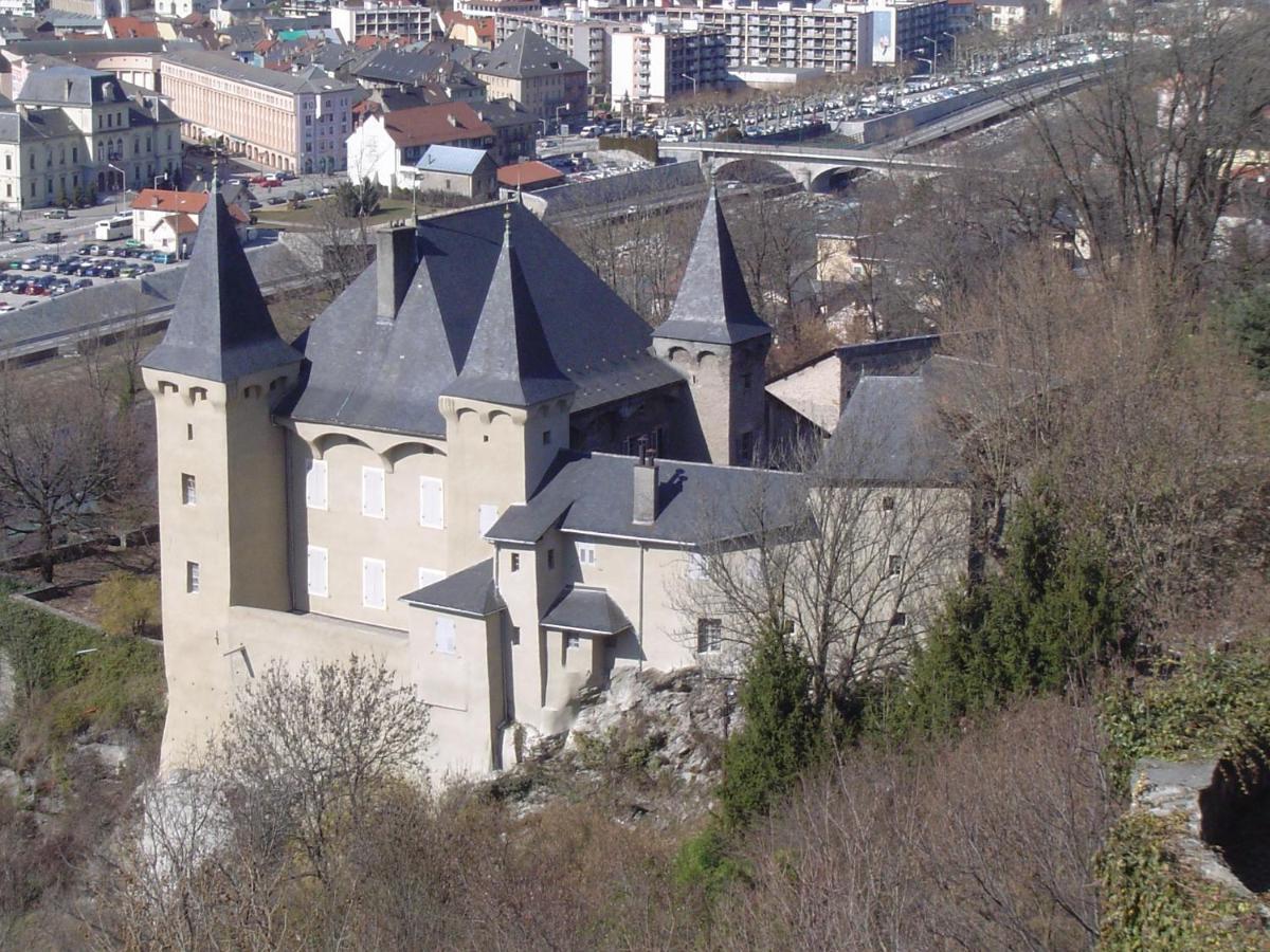Au Cheval Blanc - Appartements Et Chambres D'Hotes Albertville Buitenkant foto