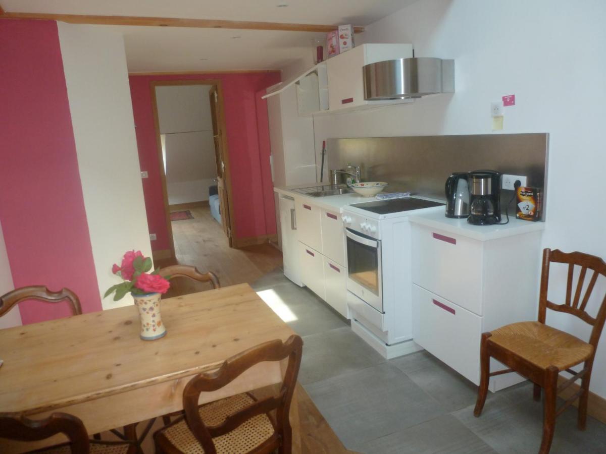 Au Cheval Blanc - Appartements Et Chambres D'Hotes Albertville Buitenkant foto