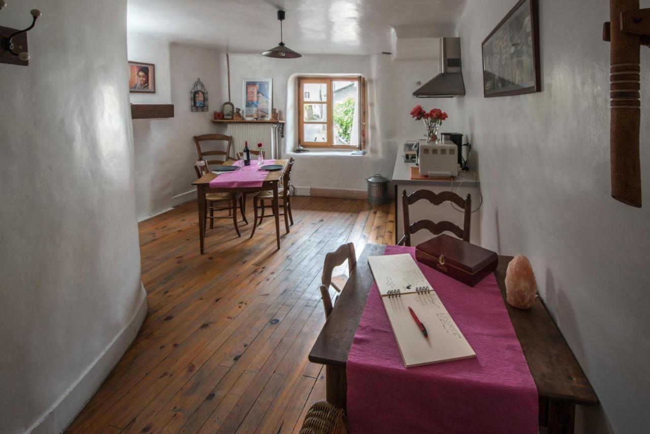 Au Cheval Blanc - Appartements Et Chambres D'Hotes Albertville Buitenkant foto