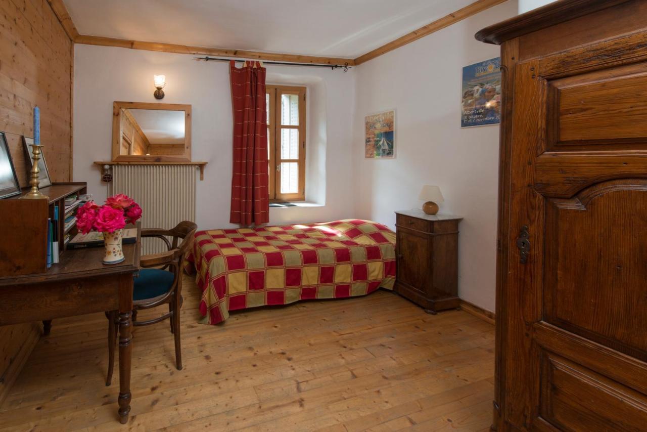 Au Cheval Blanc - Appartements Et Chambres D'Hotes Albertville Buitenkant foto