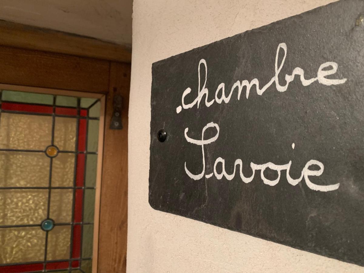 Au Cheval Blanc - Appartements Et Chambres D'Hotes Albertville Buitenkant foto